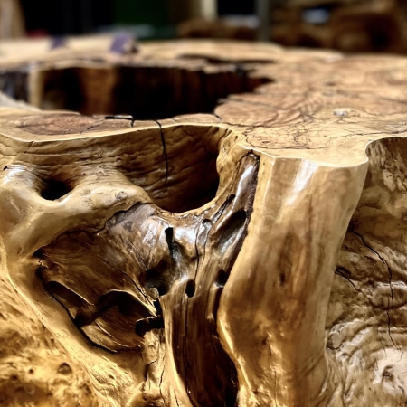 Immagine 1 di Coffee Table in Tronco di Ulivo lavorato a mano Naturanera - TERRA