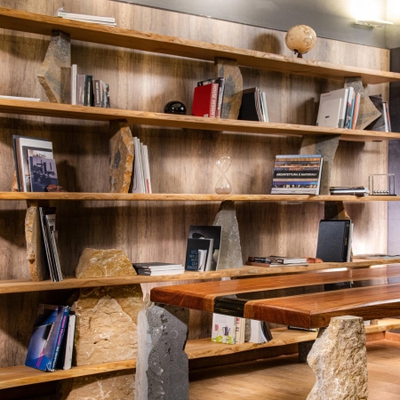 Immagine 1 di Libreria marmo di Custonaci e legno Naturanera - FARAGLIONI