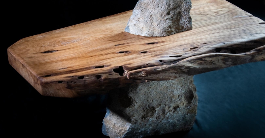 Coffee Table Quercia antica e blocco di Marmo di Custonaci Naturanera - VULCANO